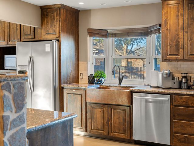 901 Oakcrest CIR, Cedar Park, TX 78613