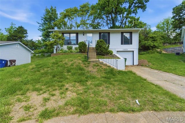 10607 Saint Michaels Terrace Court, St Ann, MO 63074