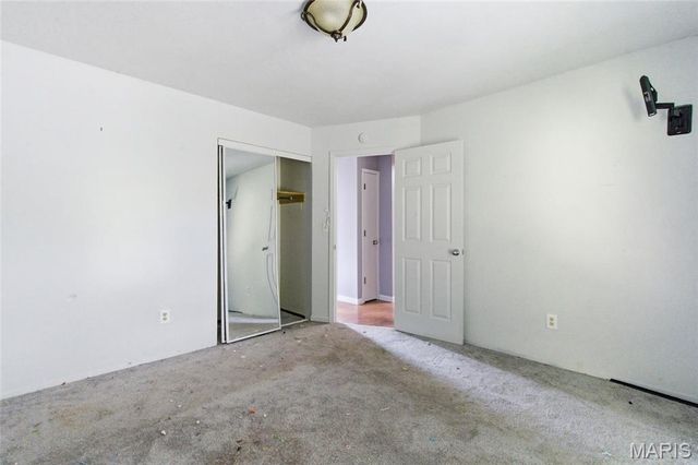 10607 Saint Michaels Terrace Court, St Ann, MO 63074