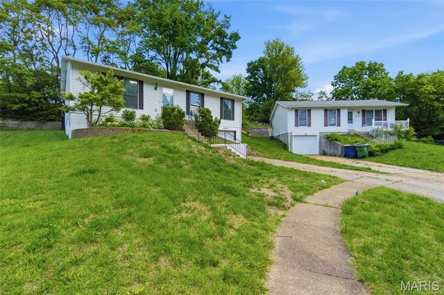 10607 Saint Michaels Terrace Court, St Ann, MO 63074
