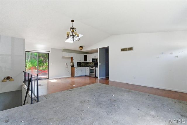 10607 Saint Michaels Terrace Court, St Ann, MO 63074