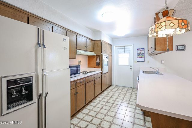 4335 W MESCAL Street, Glendale, AZ 85304