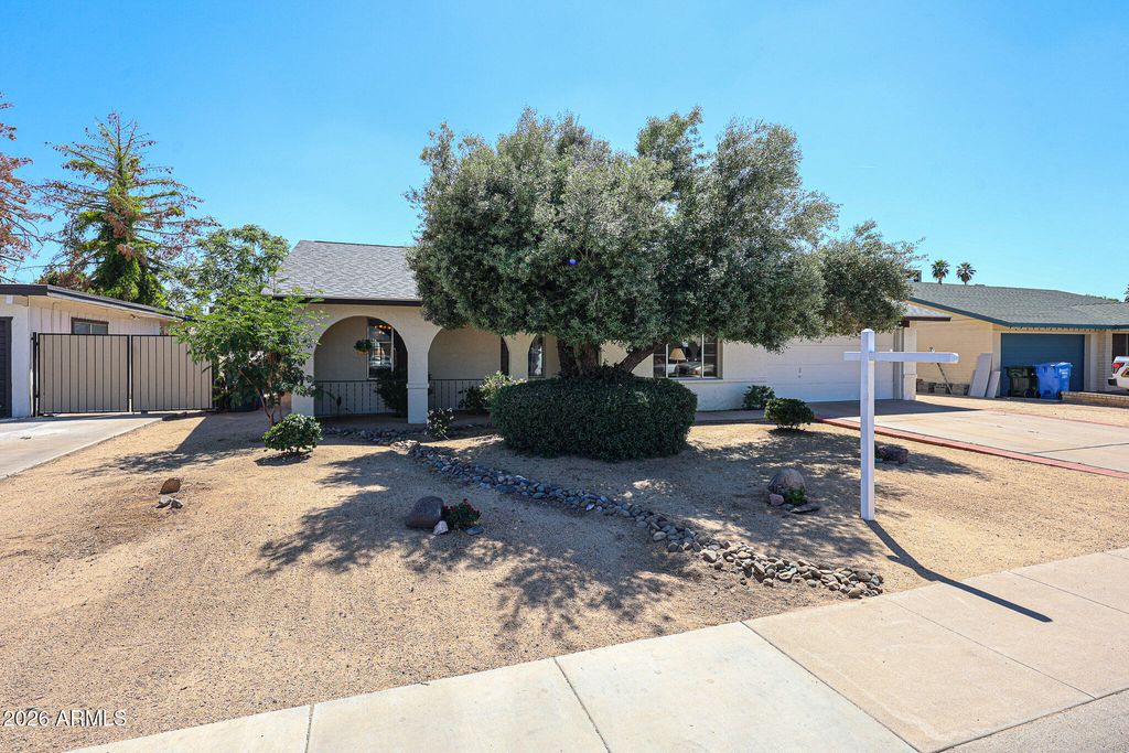 4335 W MESCAL Street, Glendale, AZ 85304