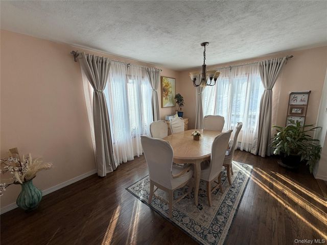 32 Landview Drive, Kings Park, NY 11754