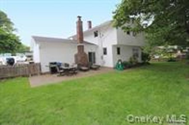 32 Landview Drive, Kings Park, NY 11754