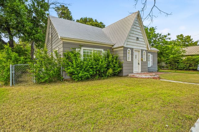 835 W Long Street, Stephenville, TX 76401