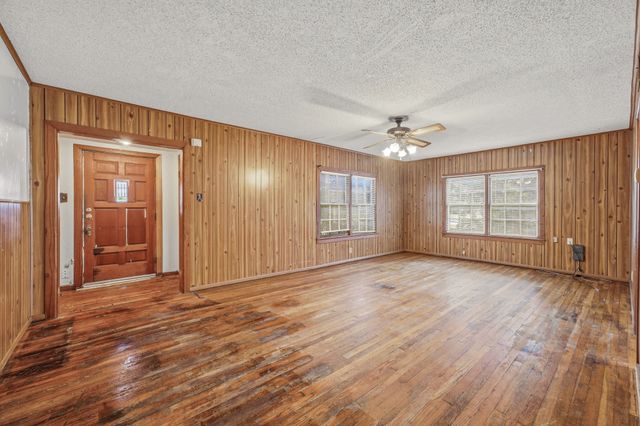 835 W Long Street, Stephenville, TX 76401