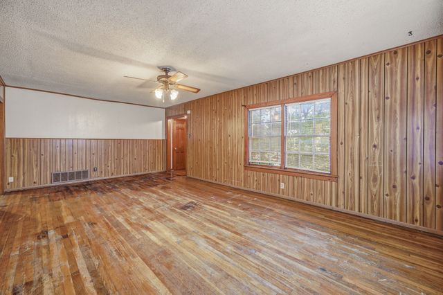835 W Long Street, Stephenville, TX 76401