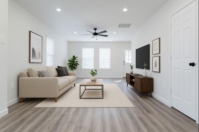 320 New Hampshire St, Houston, TX 77029