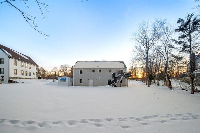 99 Washington St, Abington, MA 02351