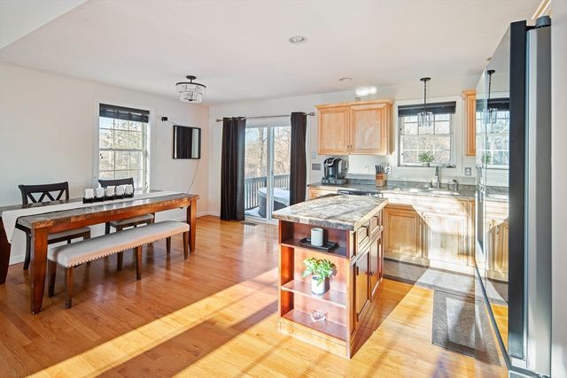 99 Washington St, Abington, MA 02351