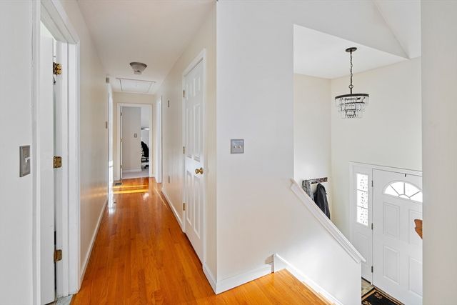 99 Washington St, Abington, MA 02351