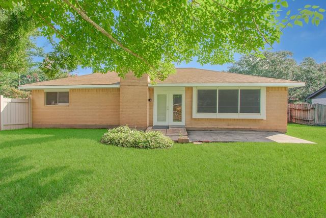 7902 White Swan Drive, Humble, TX 77396