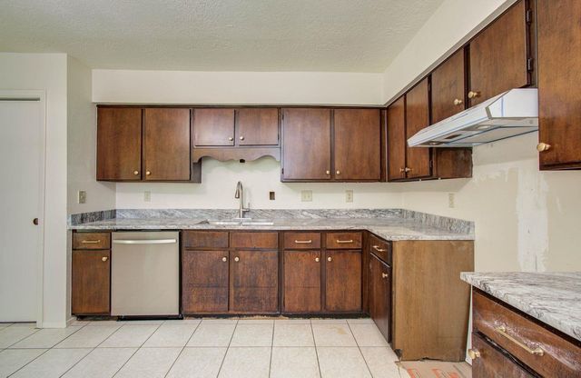 7902 White Swan Drive, Humble, TX 77396