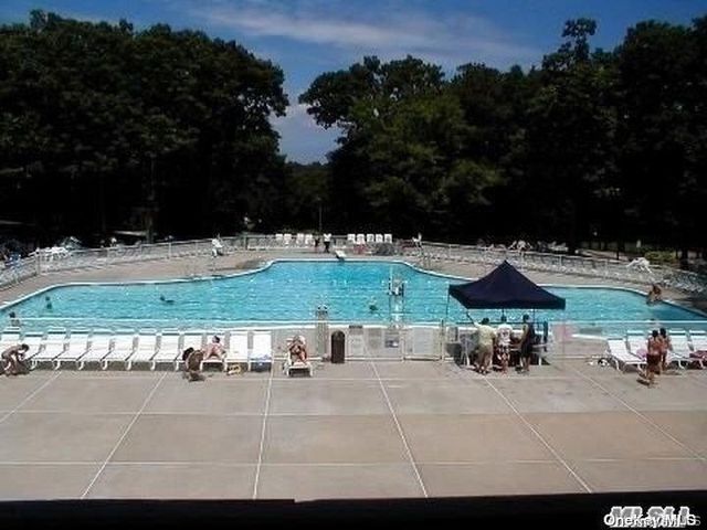 810 Woodland Court, Coram, NY 11727