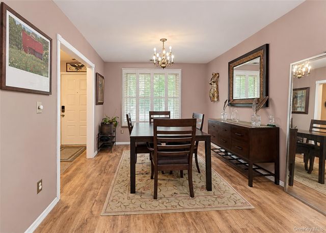 810 Woodland Court, Coram, NY 11727