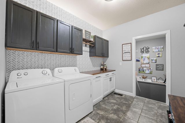 260 Gabby Lane, Walnut Shade, MO 65771