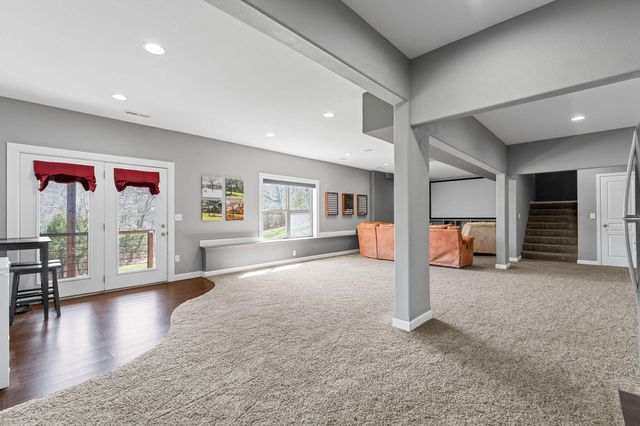 260 Gabby Lane, Walnut Shade, MO 65771