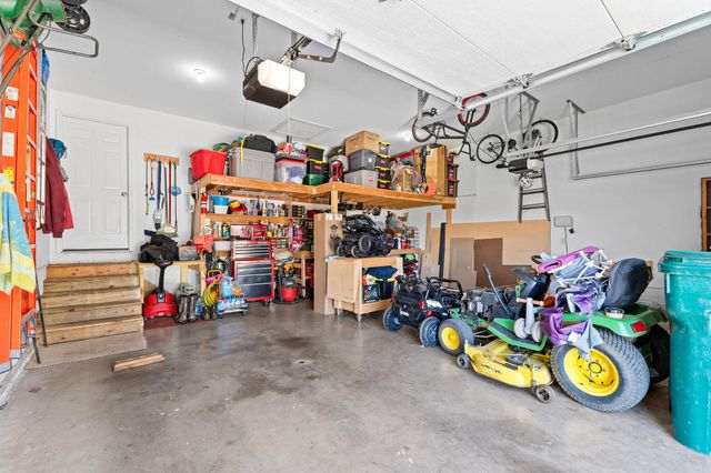 260 Gabby Lane, Walnut Shade, MO 65771