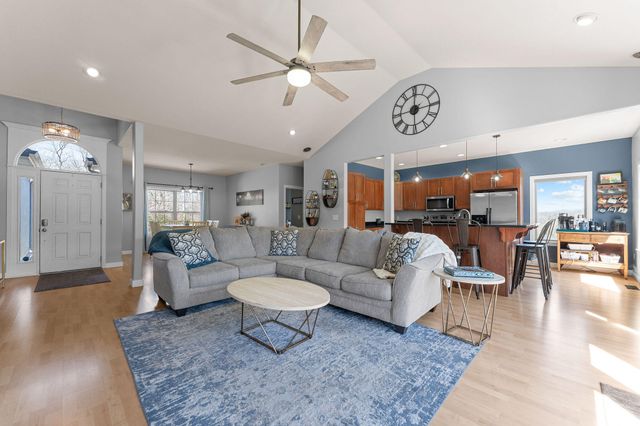 260 Gabby Lane, Walnut Shade, MO 65771