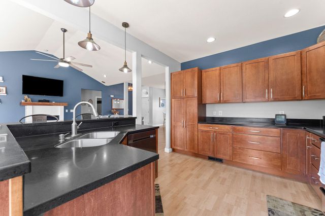 260 Gabby Lane, Walnut Shade, MO 65771