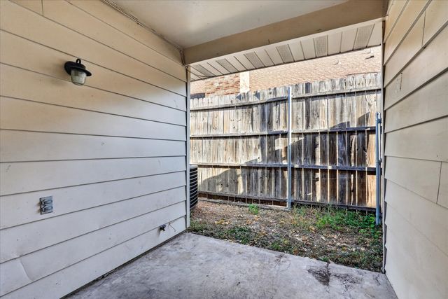 210 Rolston Road 2, Irving, TX 75060