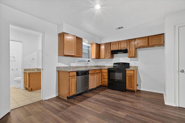 210 Rolston Road 2, Irving, TX 75060