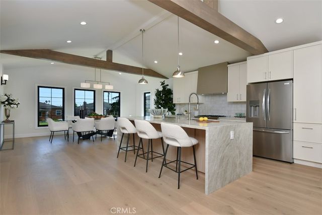 7907 Vicksburg, Los Angeles, CA 90045