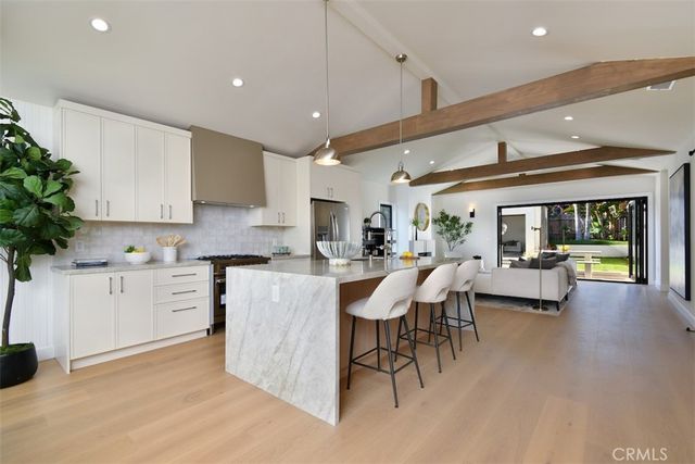 7907 Vicksburg, Los Angeles, CA 90045