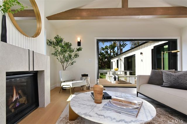 7907 Vicksburg, Los Angeles, CA 90045