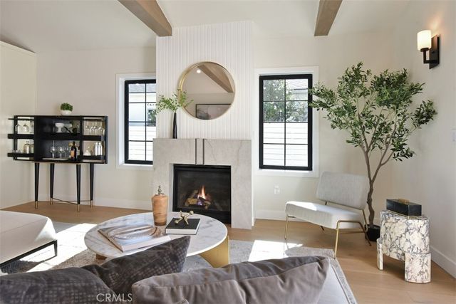 7907 Vicksburg, Los Angeles, CA 90045