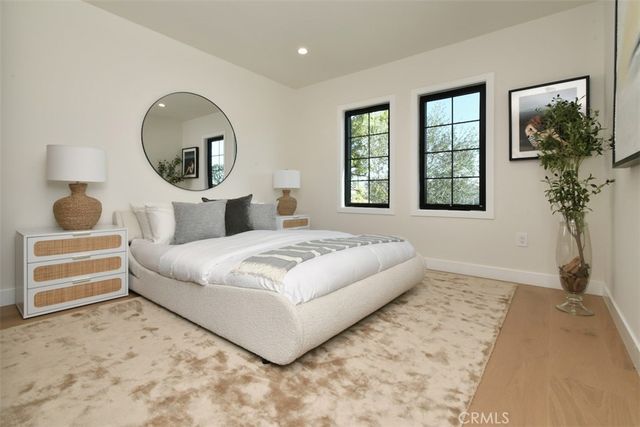 7907 Vicksburg, Los Angeles, CA 90045