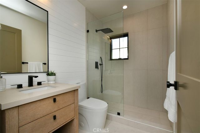 7907 Vicksburg, Los Angeles, CA 90045