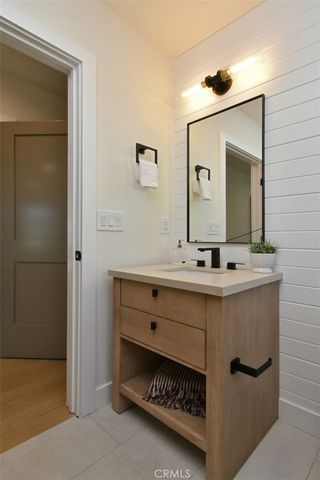 7907 Vicksburg, Los Angeles, CA 90045