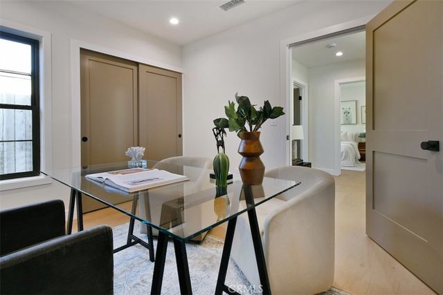 7907 Vicksburg, Los Angeles, CA 90045