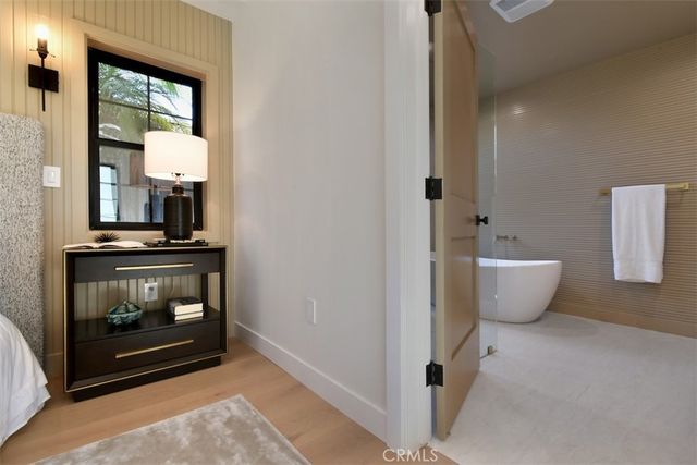 7907 Vicksburg, Los Angeles, CA 90045