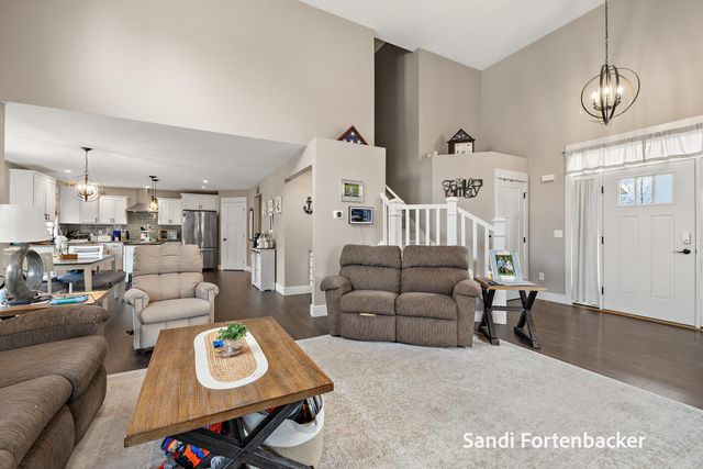6635 Timberbrook Court, Norton Shores, MI 49444