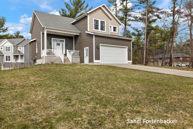 6635 Timberbrook Court, Norton Shores, MI 49444