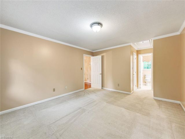 5812 Luxbury Court, Winston-salem, NC 27104