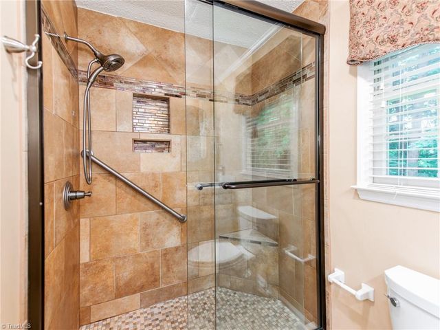 5812 Luxbury Court, Winston-salem, NC 27104