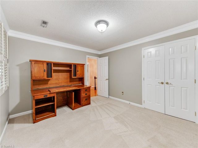 5812 Luxbury Court, Winston-salem, NC 27104