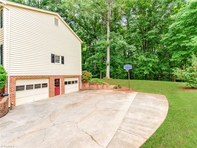 5812 Luxbury Court, Winston-salem, NC 27104