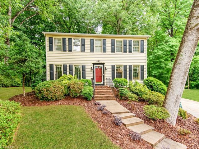 5812 Luxbury Court, Winston-salem, NC 27104