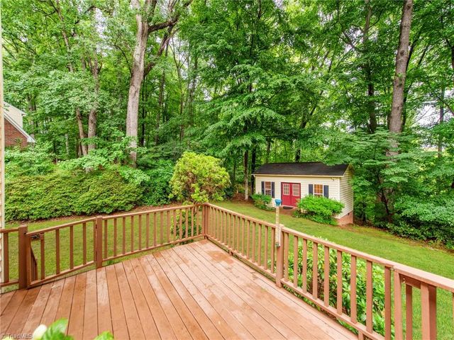 5812 Luxbury Court, Winston-salem, NC 27104