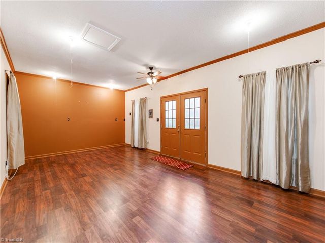 5812 Luxbury Court, Winston-salem, NC 27104
