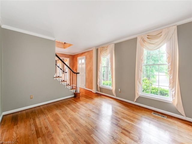 5812 Luxbury Court, Winston-salem, NC 27104