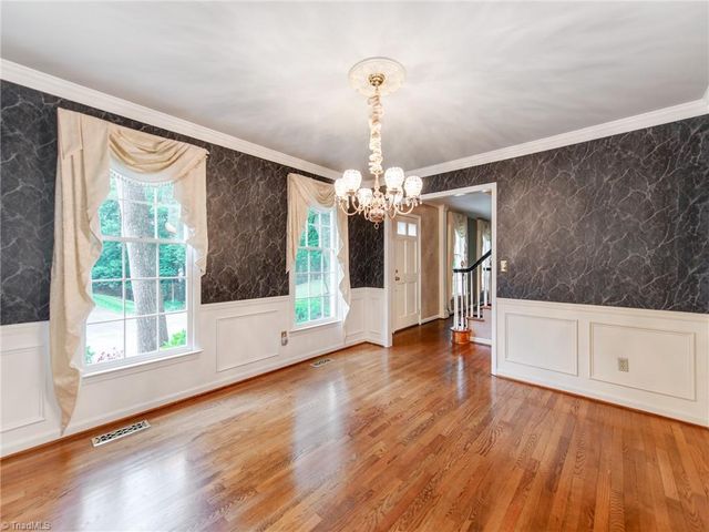 5812 Luxbury Court, Winston-salem, NC 27104