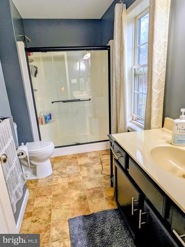 5785 BURKEY RD, Gap, PA 17527