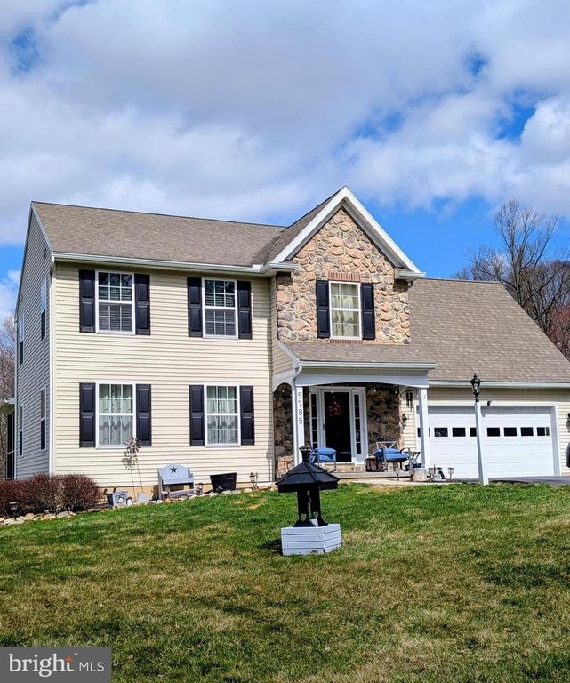 5785 BURKEY RD, Gap, PA 17527