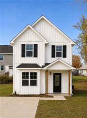 108 Hicksville Road, Aragon, GA 30104